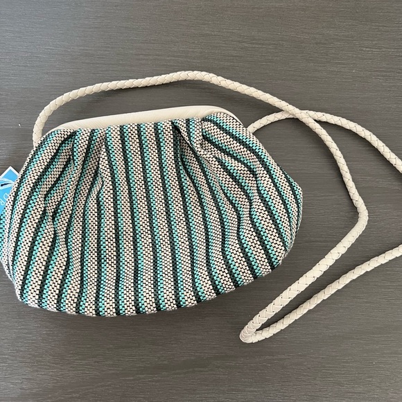 Draper James Frame Textured Clutch - Picture 2 of 12